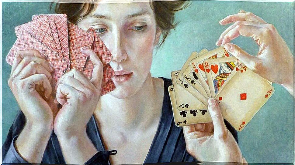 women-playing-cards