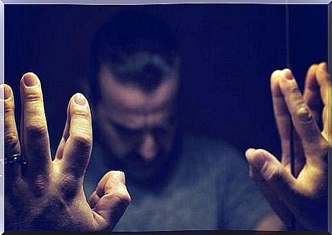 Man in front of the mirror illusion of transparency